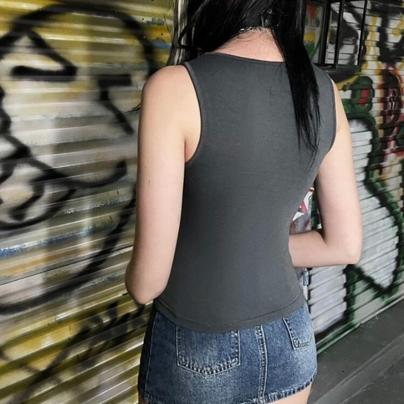 t shirt - Picture 2 of 5